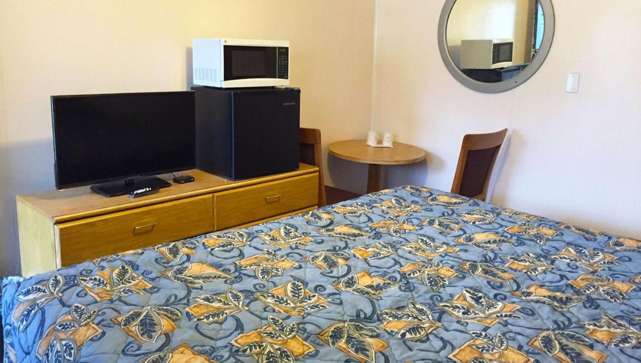 Country Place Inn And Suites White Haven Eksteriør billede