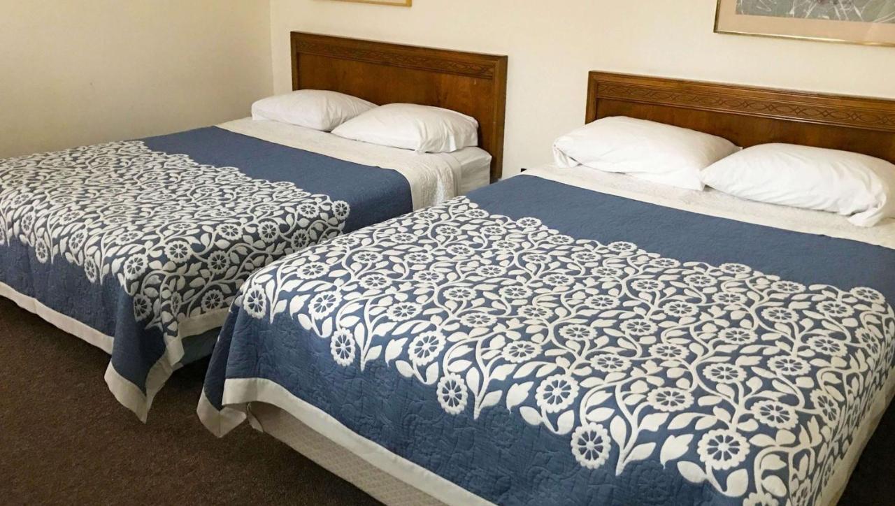 Country Place Inn And Suites White Haven Eksteriør billede