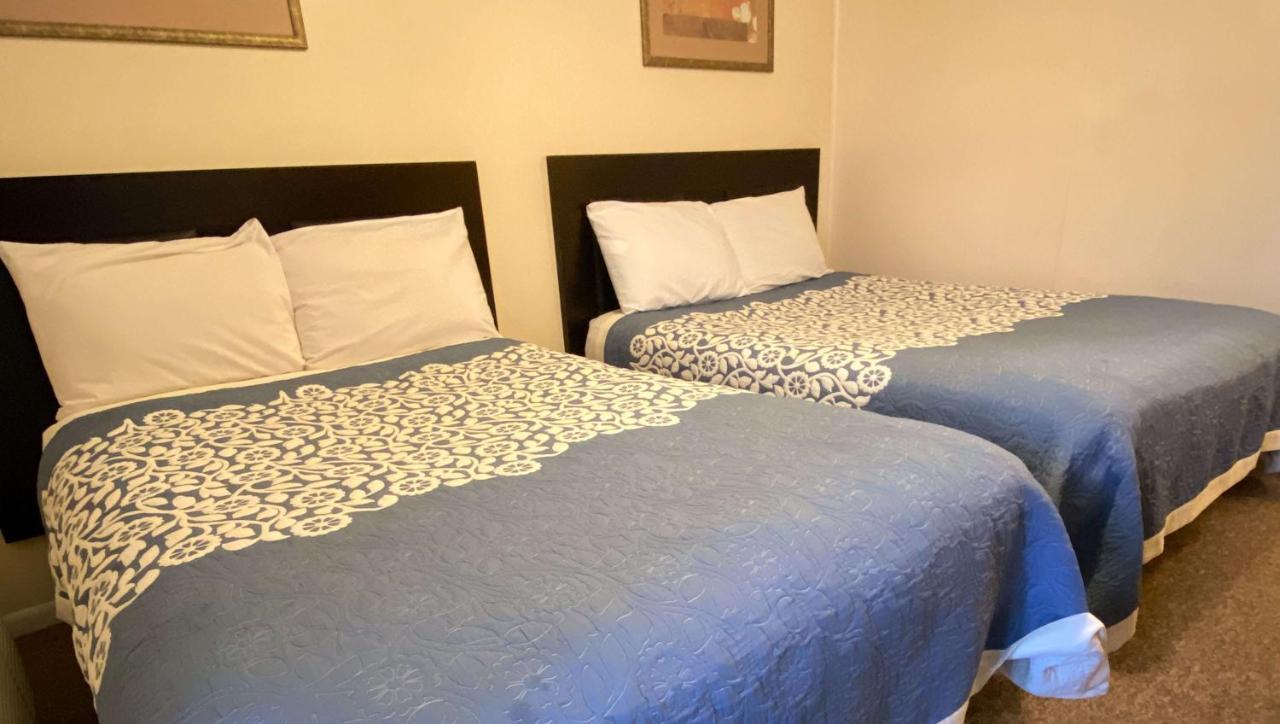 Country Place Inn And Suites White Haven Eksteriør billede