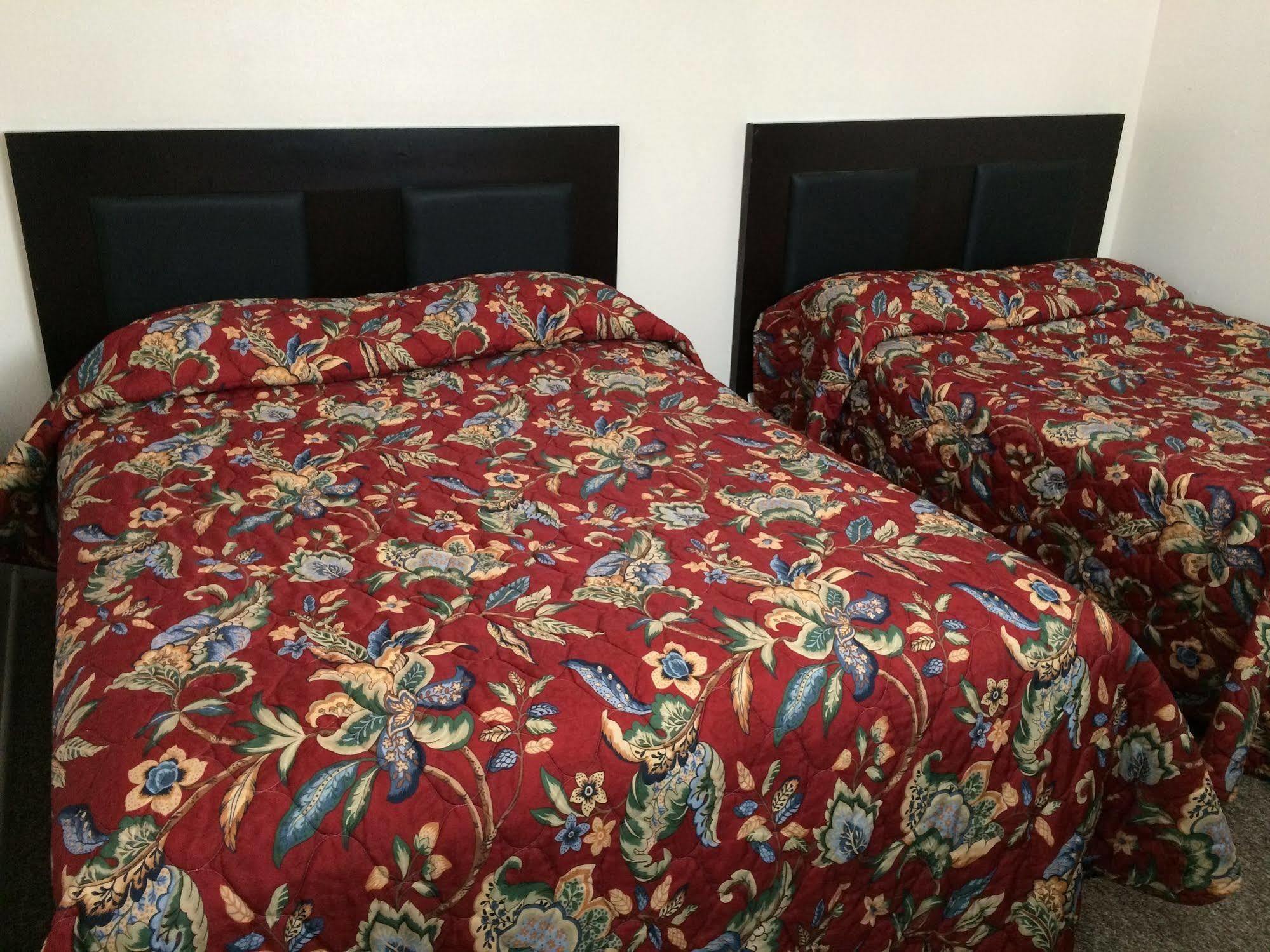 Country Place Inn And Suites White Haven Eksteriør billede