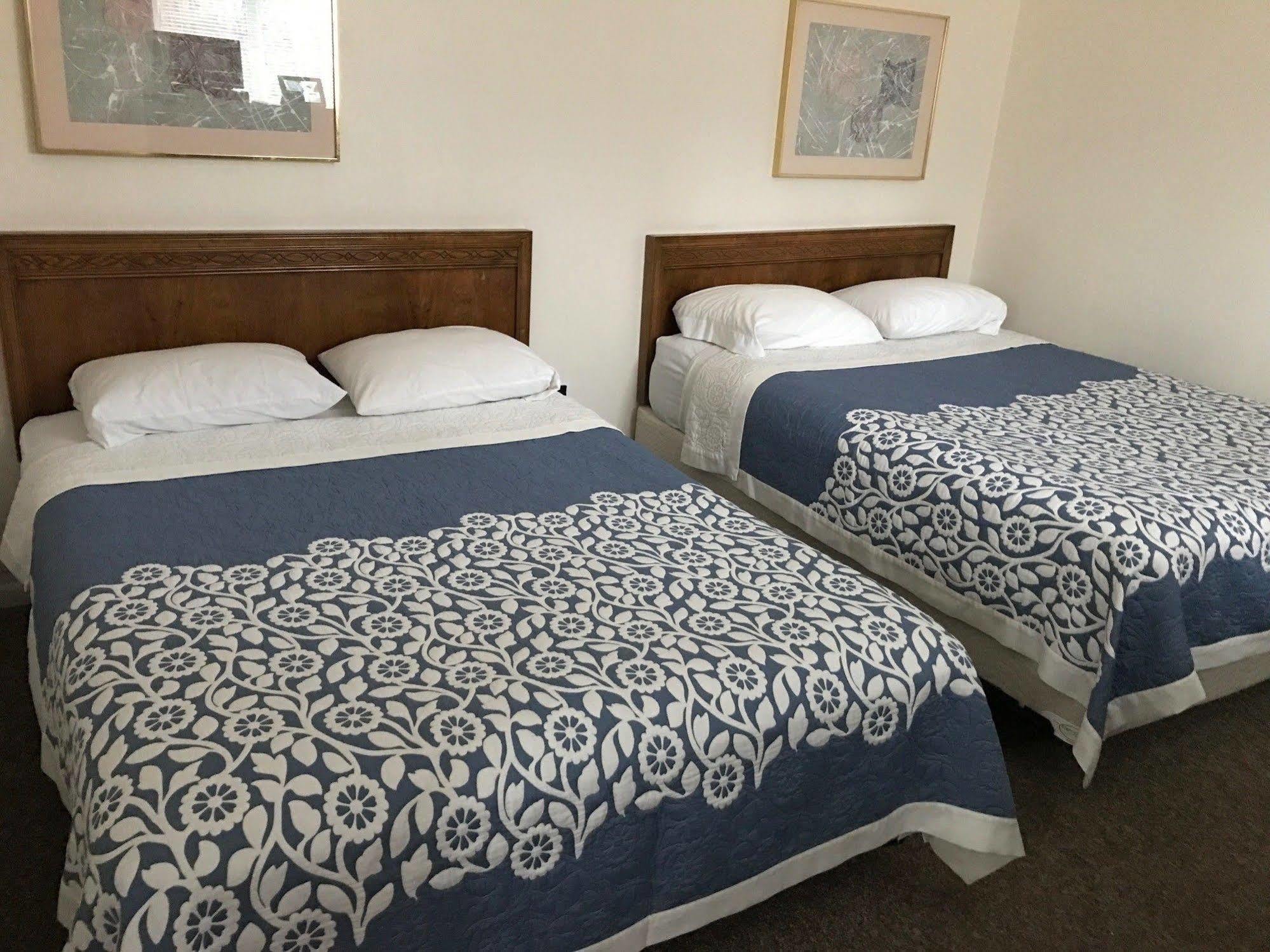 Country Place Inn And Suites White Haven Eksteriør billede