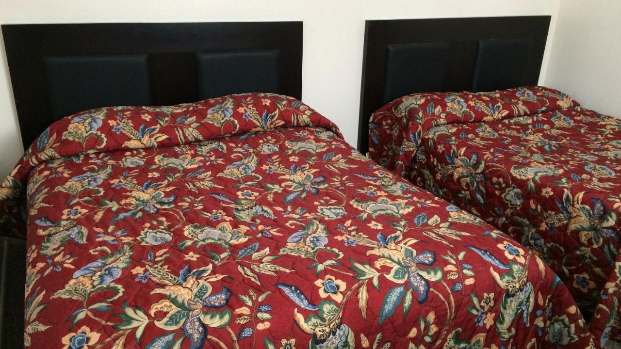 Country Place Inn And Suites White Haven Eksteriør billede