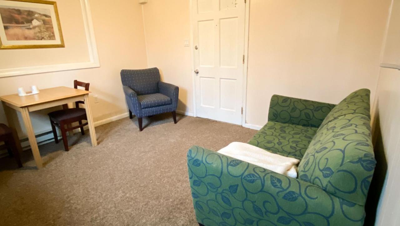 Country Place Inn And Suites White Haven Eksteriør billede
